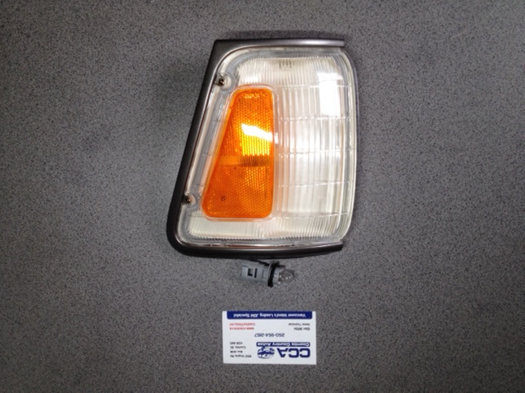 Hilux Surf/4Runner front R/H corner lamp - Aftermarket part