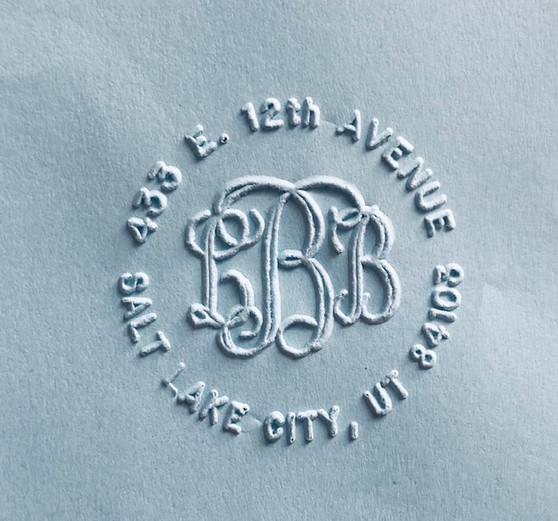 Round Address with Classic monogram 
Mono 10
