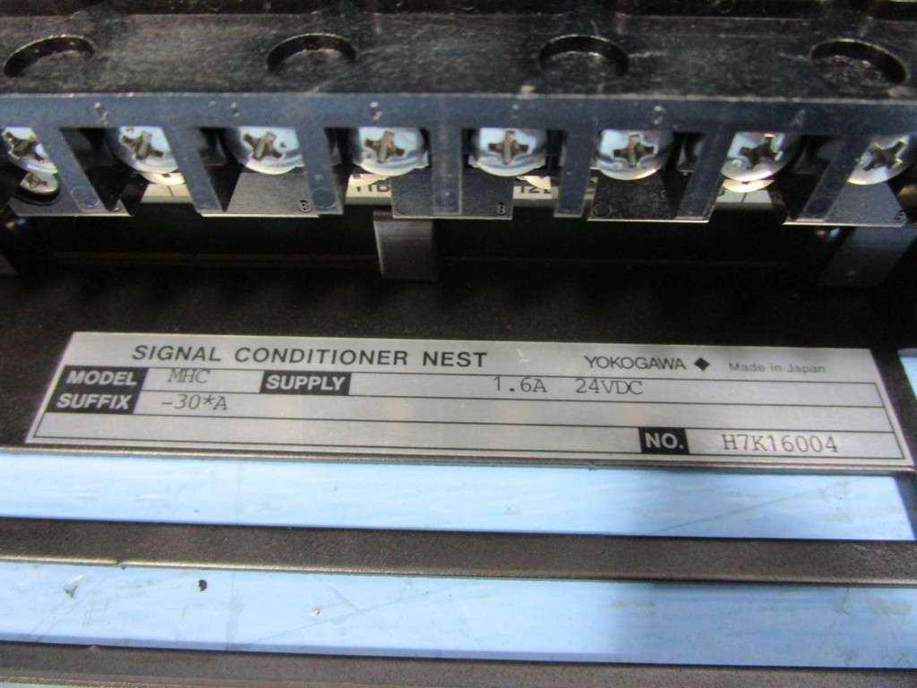 Yokogawa MHC-30*A Signal Conditioner Nest PLC Module Rack Chassis 24 VDC 1.6A (NP0792-3)
