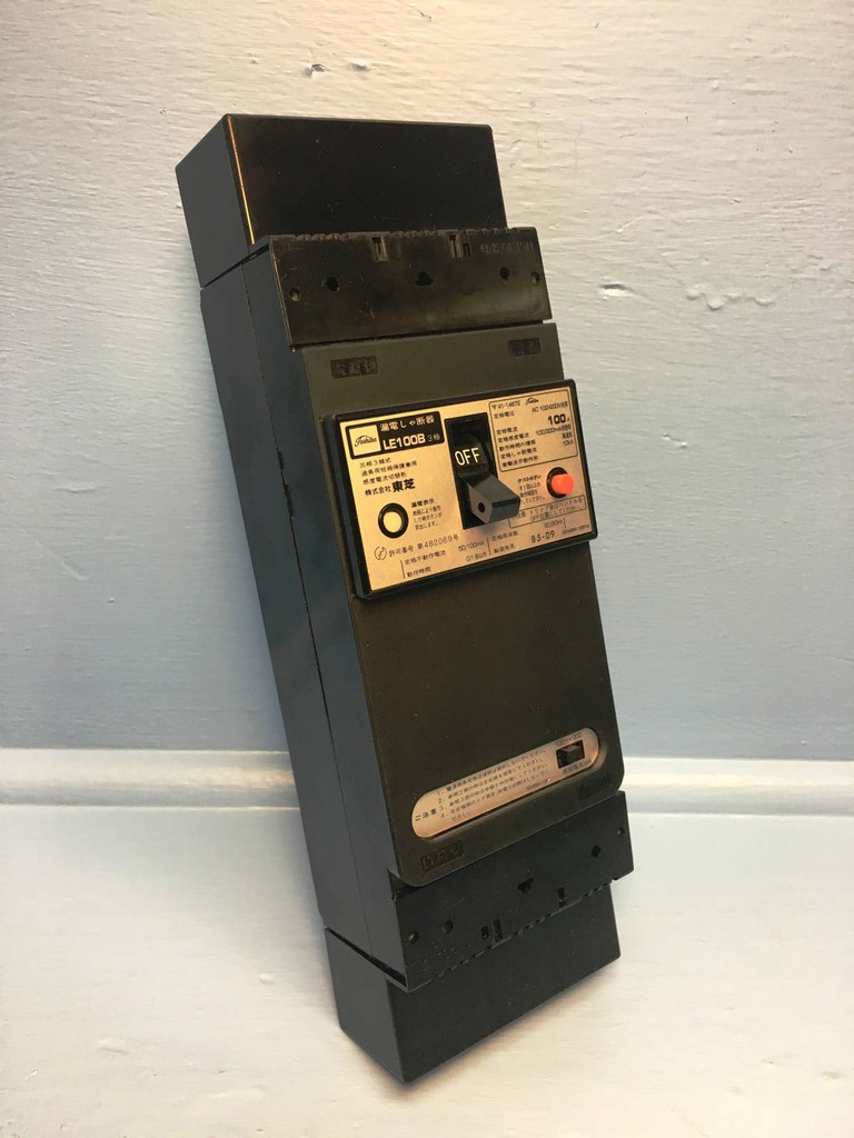 NEW Toshiba LE100B 100A Circuit Breaker 3P 100-200V 100/200 mA LE100 100 Amp NIB (EM1621-3)