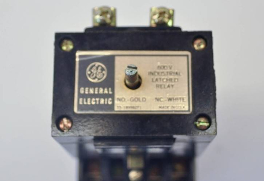 New GE CR120-BL04002 600V Mechanically Latched AC Relay Series A NNB (YY3587-1)