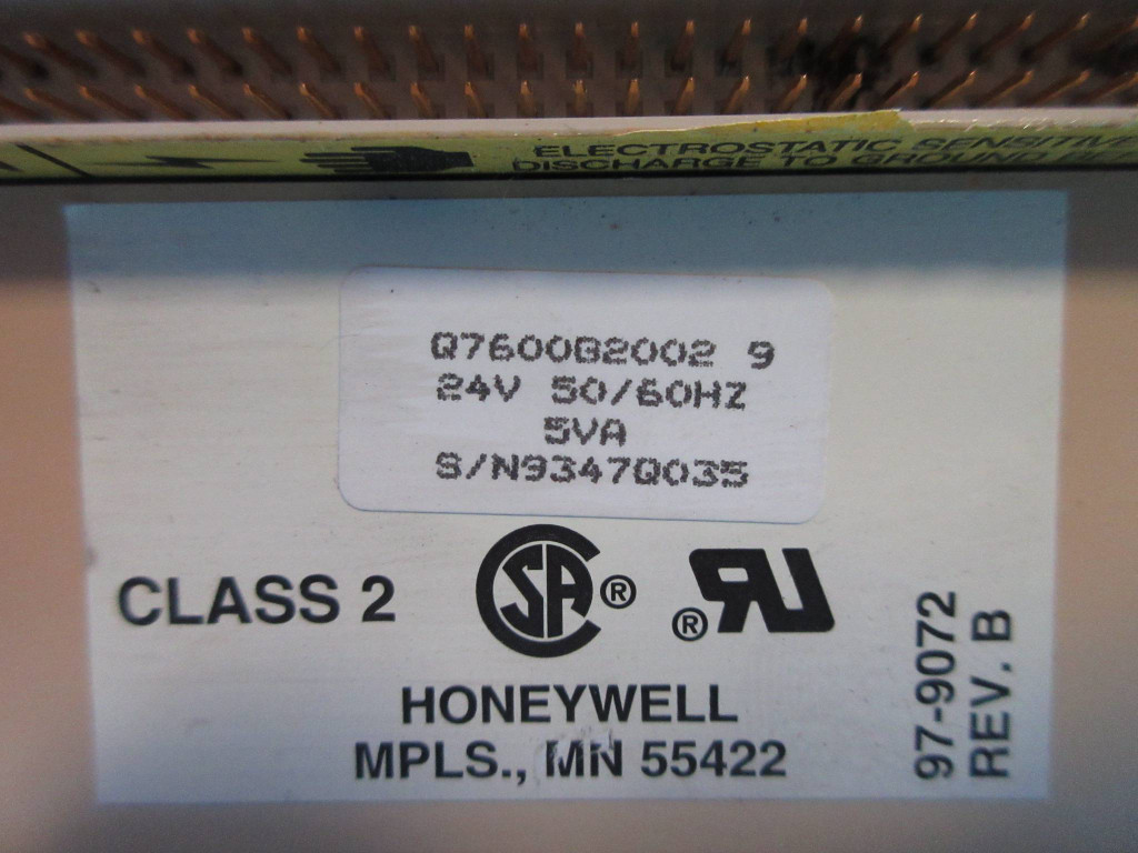 Honeywell Q7600B2002 Expansion Input Output Module PLC to W7601 from W7600 Q7600 (TK2831-1)