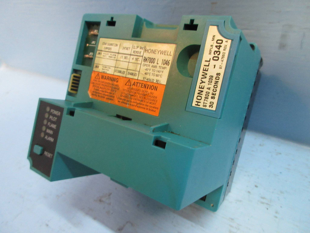 Honeywell RM7800-L-1046 Burner Control Module PLC Temperature Controller (TK2837-1)