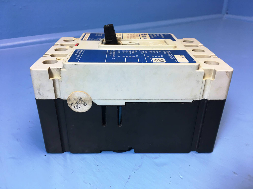 Cutler-Hammer FDB3015L 15A Circuit Breaker Matte w/ Aux FDB3015 3P Westinghouse (EM2335-9)