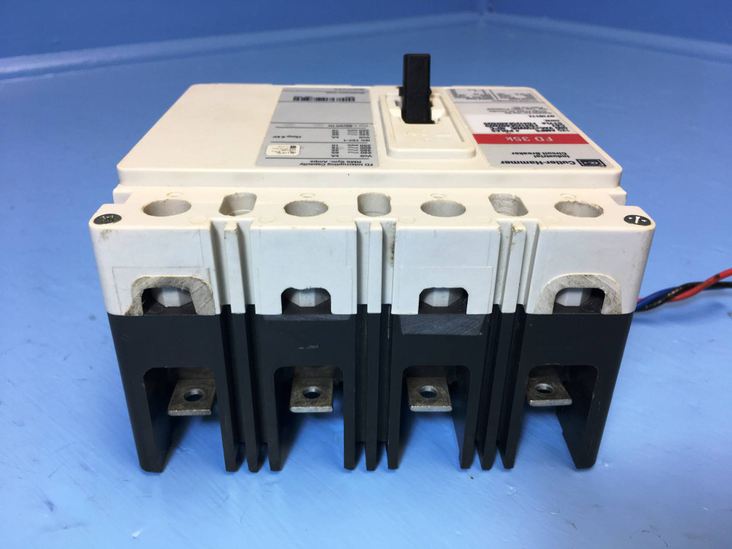 Cutler-Hammer FD4125EA02D29 125A 4 Pole Circuit Breaker w/ Aux 600V FD 125 Amp (EM2351-1)