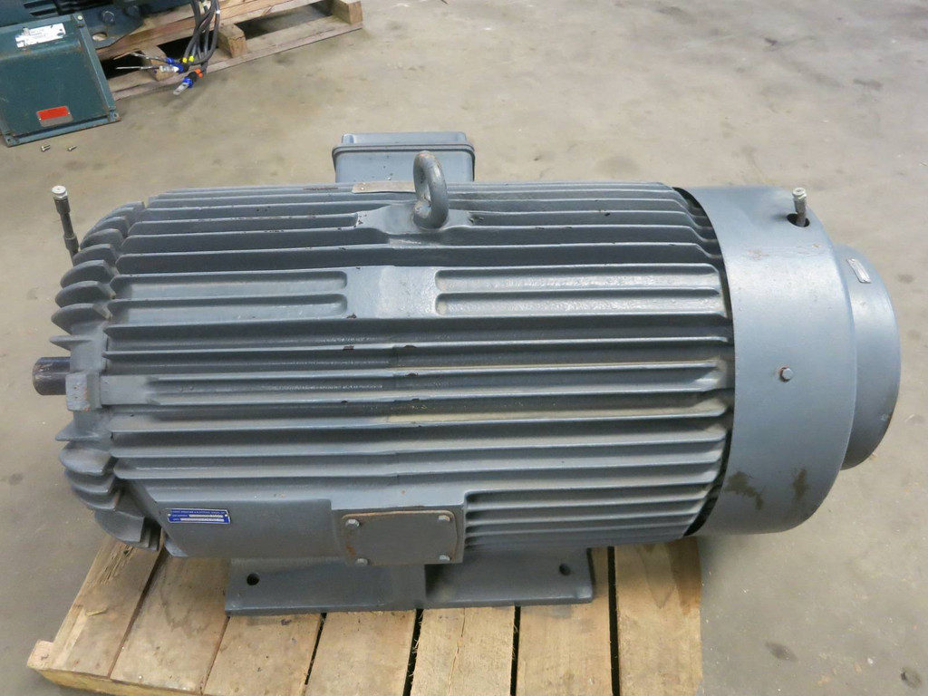 Rebuilt Toshiba 200 HP TKKH 447TSS 3575 RPM 460V Premium Eff Induction Motor (PM2788-1)