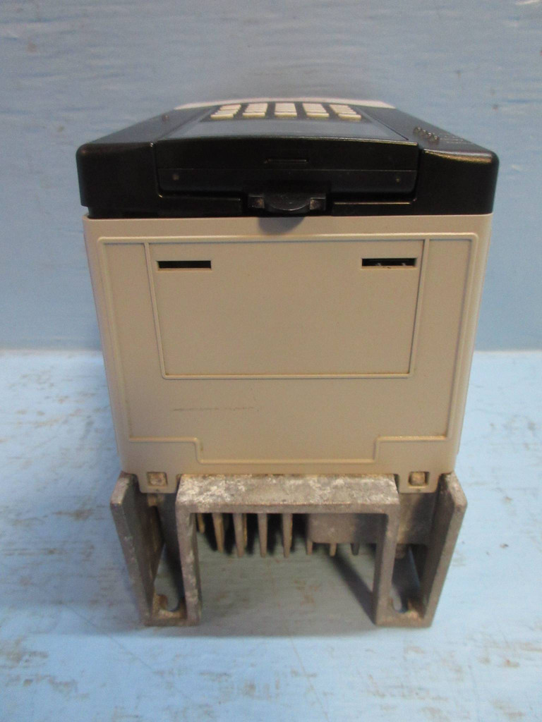 Allen-Bradley 20AE2P7A0AYNNNC0 2 HP PowerFlex 70 VS Drive 600V AB 2-HP Series A (TK3780-2)