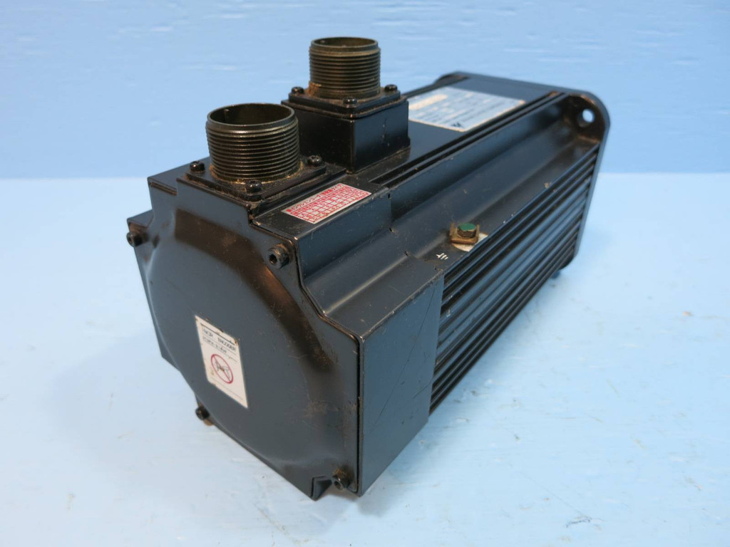 Yaskawa USAGED-09L22T AC Servo Motor USAGED09L22T 200V 7.6 A USA6ED-09L22T PIN (NP1954-1)