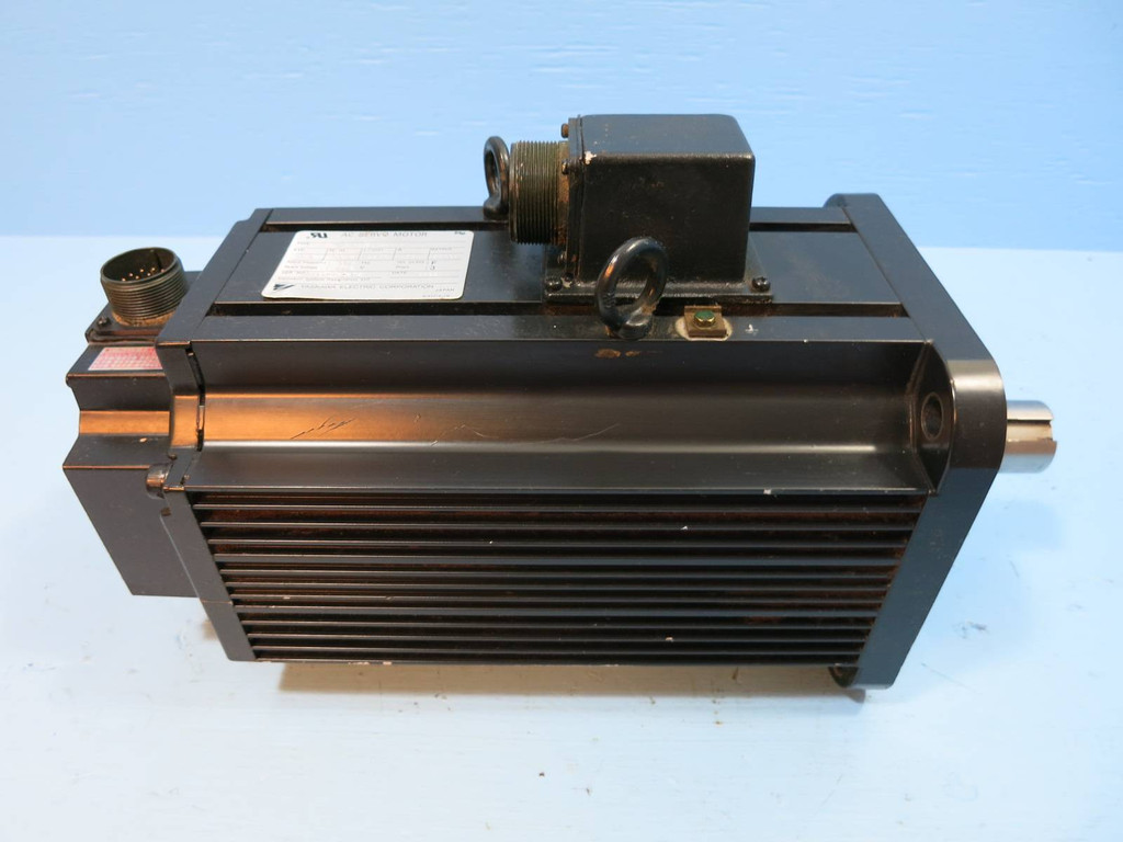 Yaskawa USAGED-20L22KF AC Servo Motor USAGED20L22KF UT0PH-81AVF 1.8 kW 1500 RPM (NP1956-1)