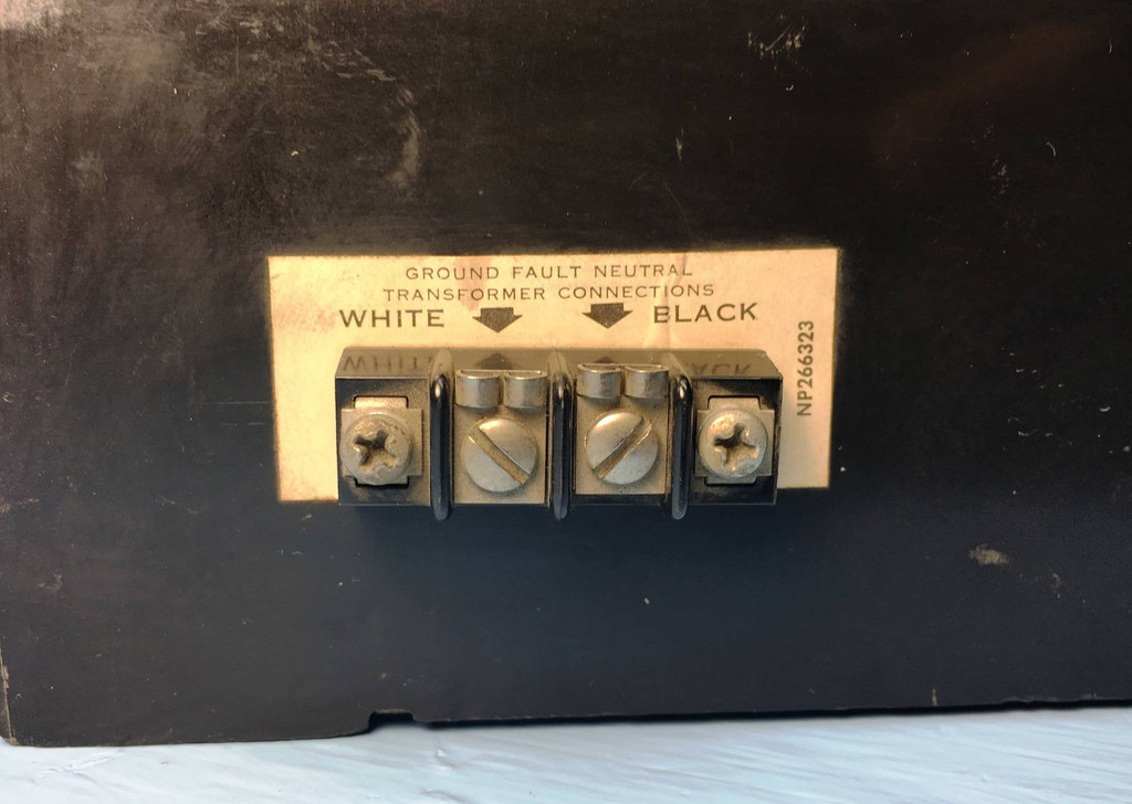 GE THJS3603GA3 300A LIG Circuit Breaker THJS3603 300 Amp Ground General Electric (EBI2310-1)