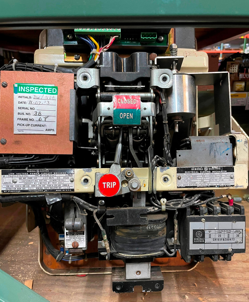 General Electric AK-2A-25-1 600A LSIG Motor Operated EO 125VDC Breaker Air GE 2 (PM2902-1)