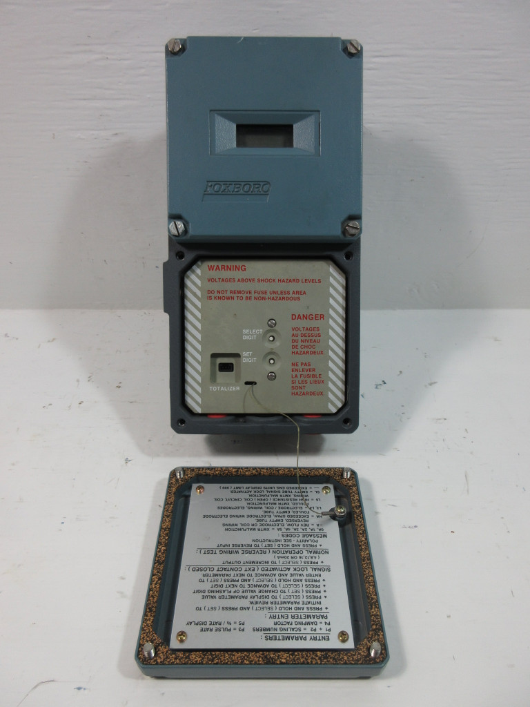 Foxboro 8000-PA13-G Series 8000 Magnetic Flow Transmitter 120V 4-20ma Nema 4 (TK4418-1)