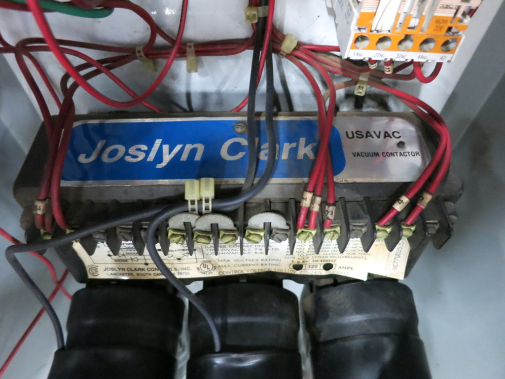 Joslyn Clark VC77U03515-76C USAVAC Vacuum Contactor 320 Amp 1.5 kV 110/120 VAC (DW1196-1)