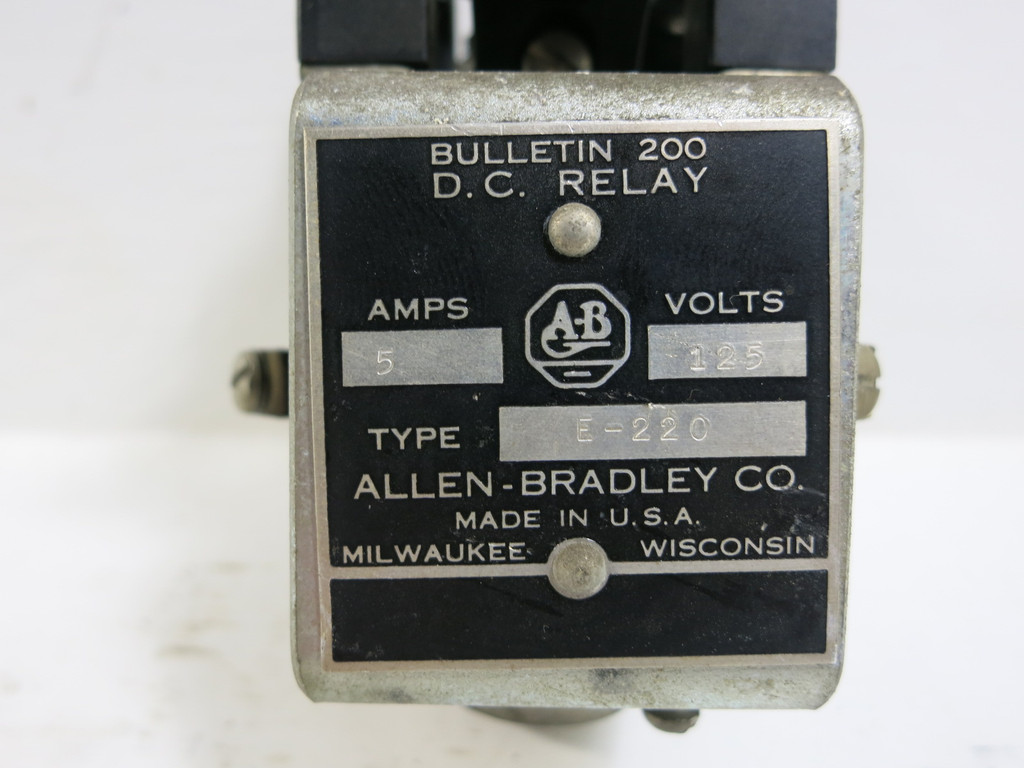 Allen Bradley E-220 Bulletin 200 D.C. Relay 5A 125V DC Relay (TK4691-6)