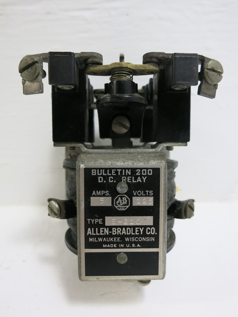 Allen Bradley E-210 Bulletin 200 D.C. Relay 5A 125V DC Relay (TK4692-14)