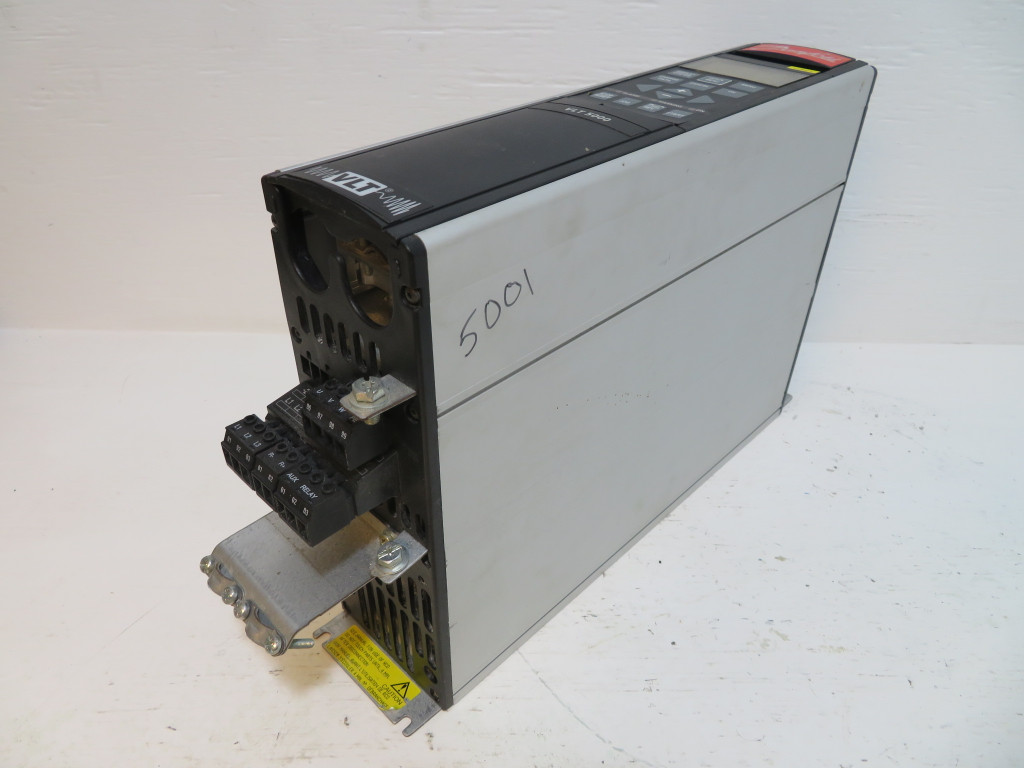 Danfoss 1 HP VLT5001PT5B20SBR3DLF00A00C0 VLT 5000 Variable Speed Drive .75 kW VS (NP2265-1)