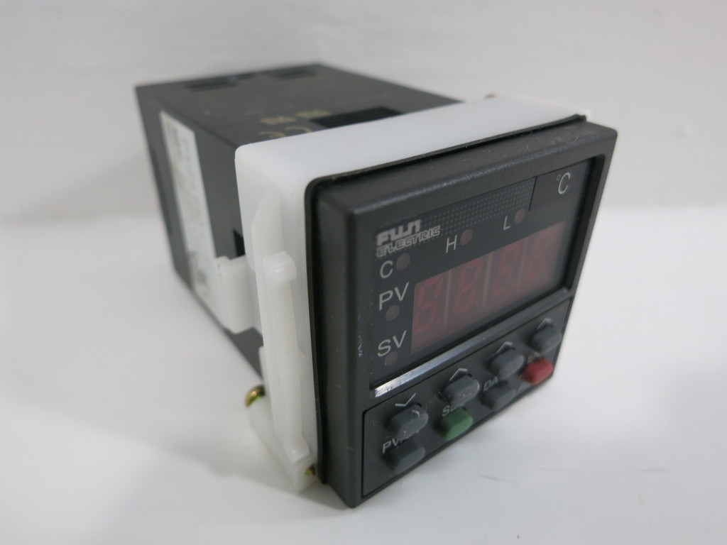 Fuji Electric PXZ4TAY1-5VC26 Temperature Controller PXZ-4 Series (TK5275-10)