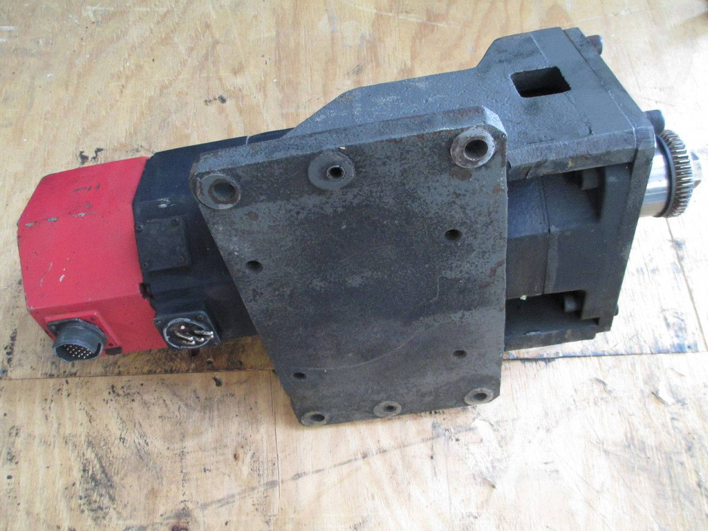 Fanuc A06B-0506-B511 AC Servo Motor 2000 RPM Model 30R A06B0506B511 Cradle (EBI1338-1)