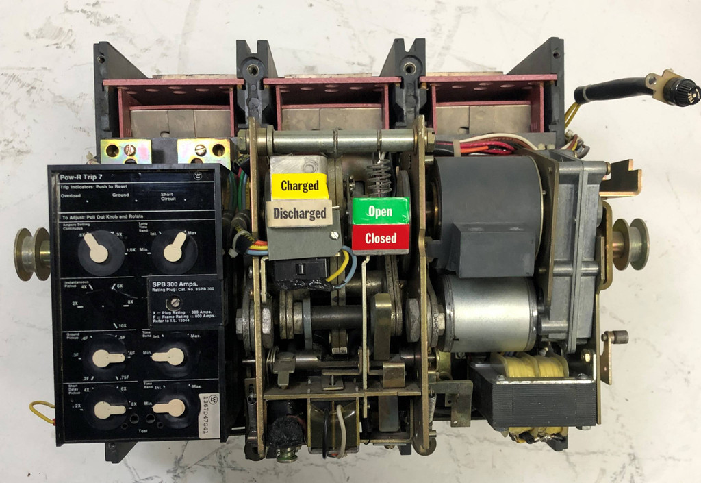 CH Westinghouse SPB 100 800A LSG Drawout Pow-R Breaker EO w 300 Amp Plug & Shunt (EM3922-1)