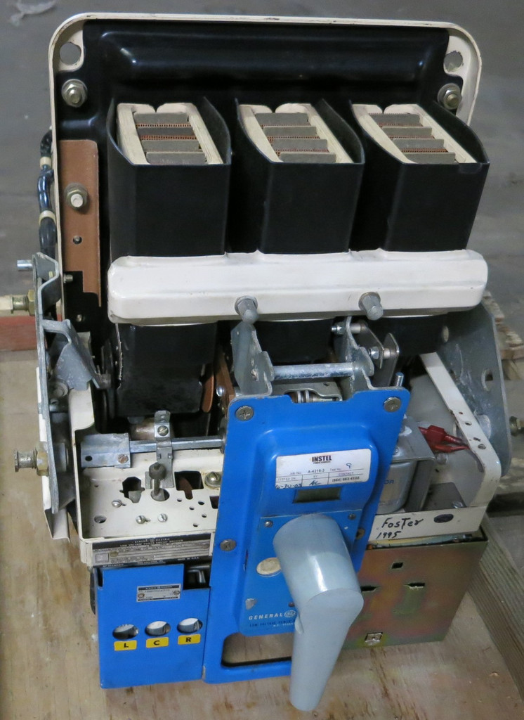 General Electric AKU-3A-25 600A Motor Operated EO Drawout Breaker Air GE U3A (GA0409-1)