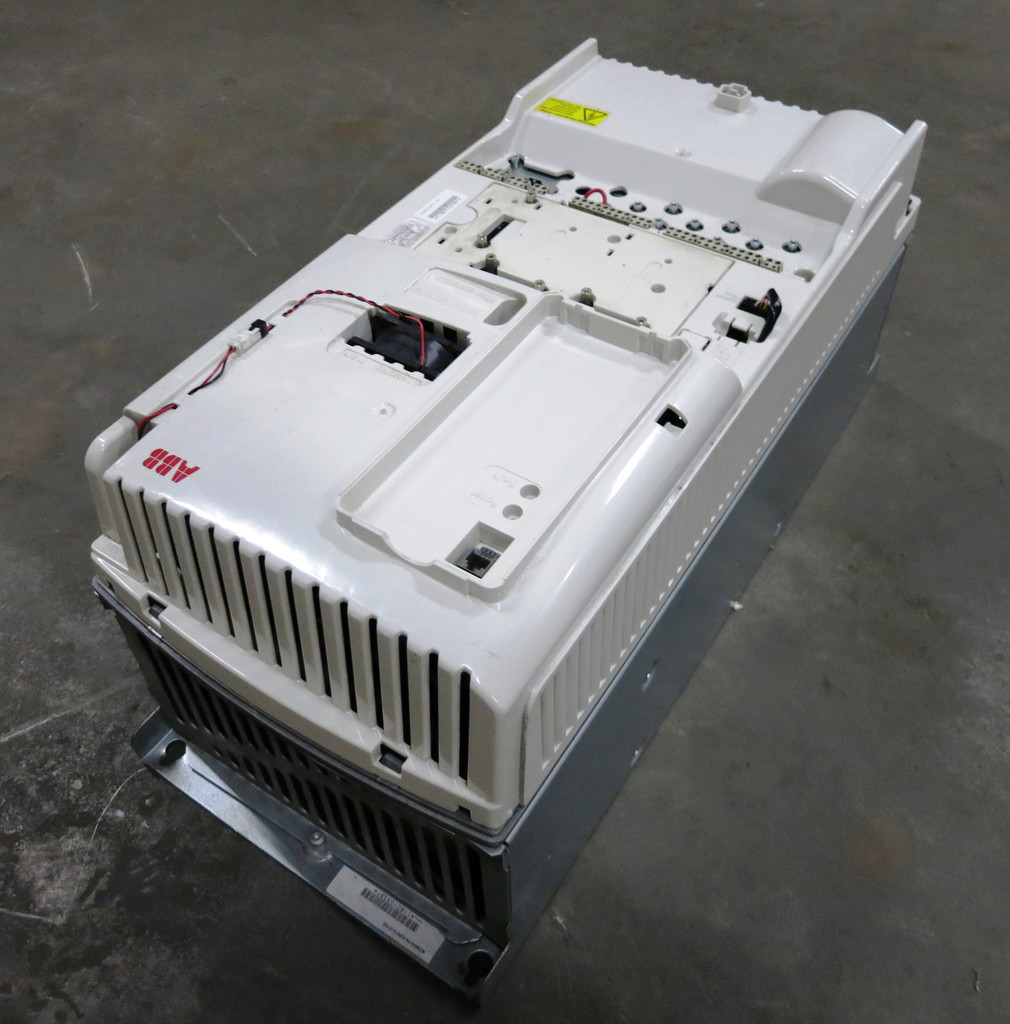 ABB ACS800-04-0105-5 120 HP AC VS Drive 480V 145A 120HP ACS-800 ACS8000401055 (DW3195-1)