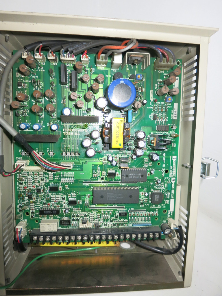 Toshiba VT130G2U4025 2 HP Transistor Inverter VS AC Drive 460V 2.5 kVA 3.5 Amp (GA0764-1)