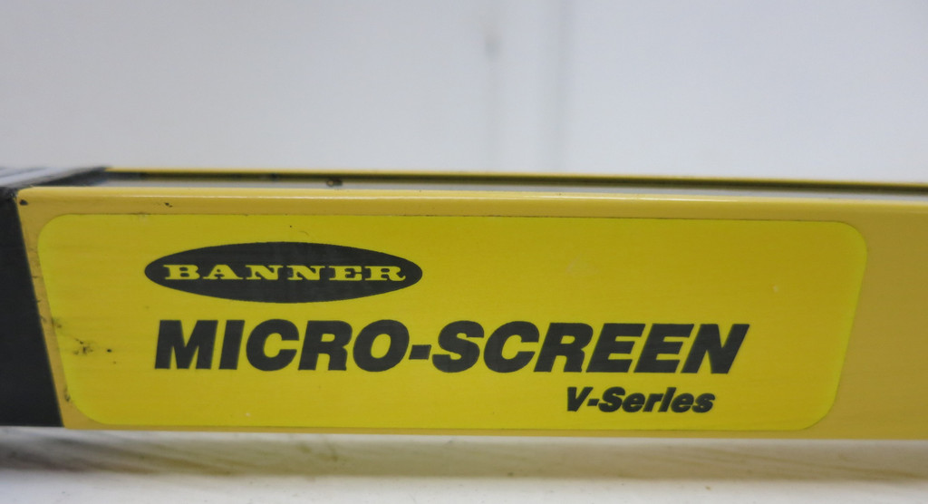 Banner USR5612Y 56"" R W/QD 1.25"" V-Series Micro-Screen 56 inch 55082 (GA0842-1)