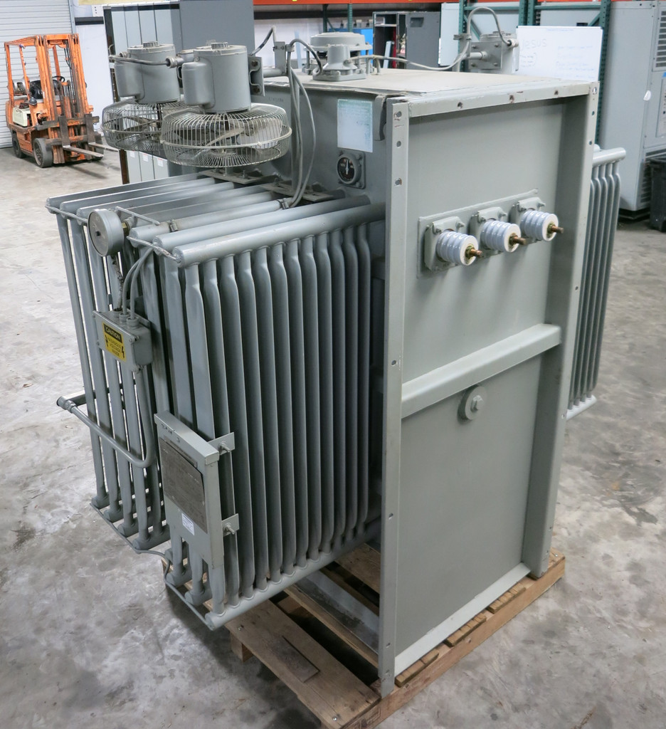 GE 750-966 kVA 4800 Delta to 208Y/120 Pad Mount Oil Filled Transformer 3PH 208 (DW5333-2)