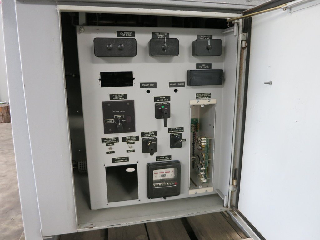 Westinghouse Type R4 1200A 15.5 kV Vacuum Circuit Breaker 1200 Amp 15kV R (DW5427-2)