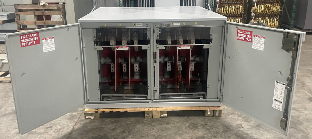 S&C Pad-Mounted Gear 17kV 600A PMH-10 High Voltage 3R HV 4x Mini-Rupter Switch (PM3217-1)