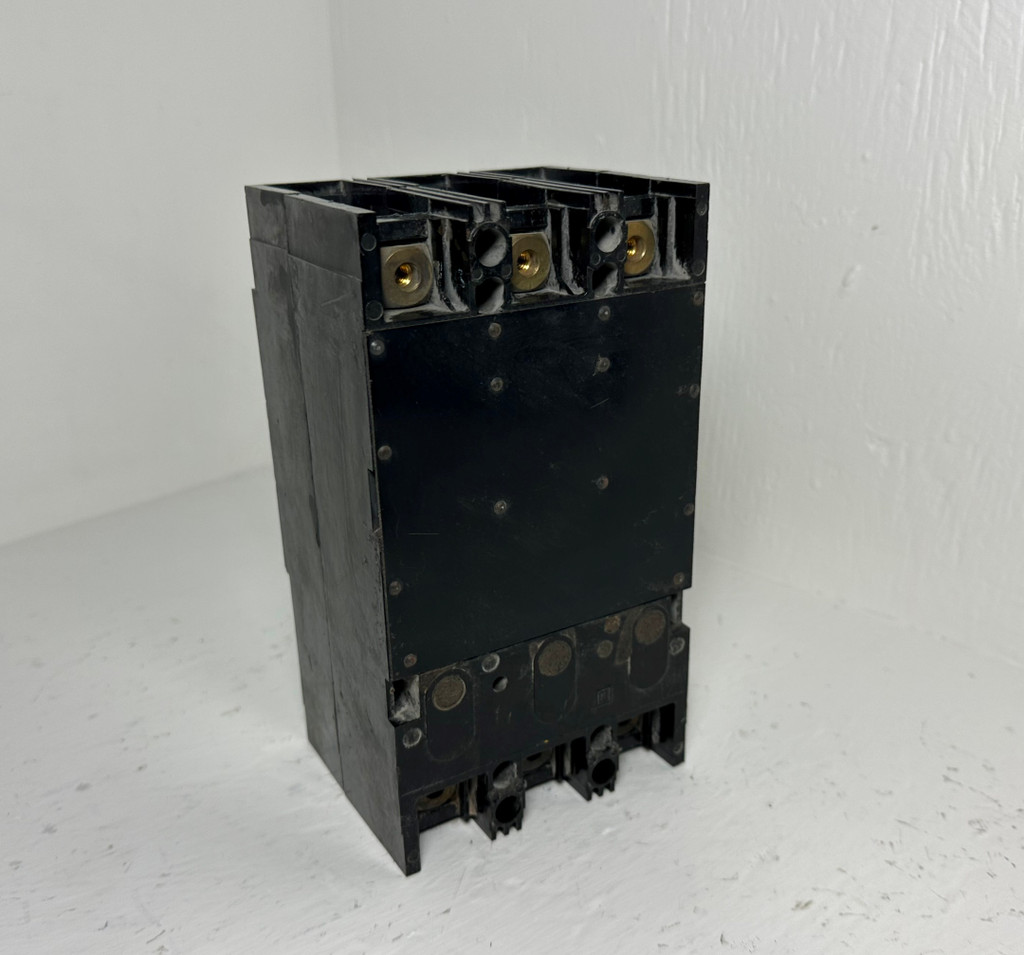 Square D KAP36225 225A Circuit Breaker Black 600V KAL 3 Pole 225 Amp bad label (EM4822-1)