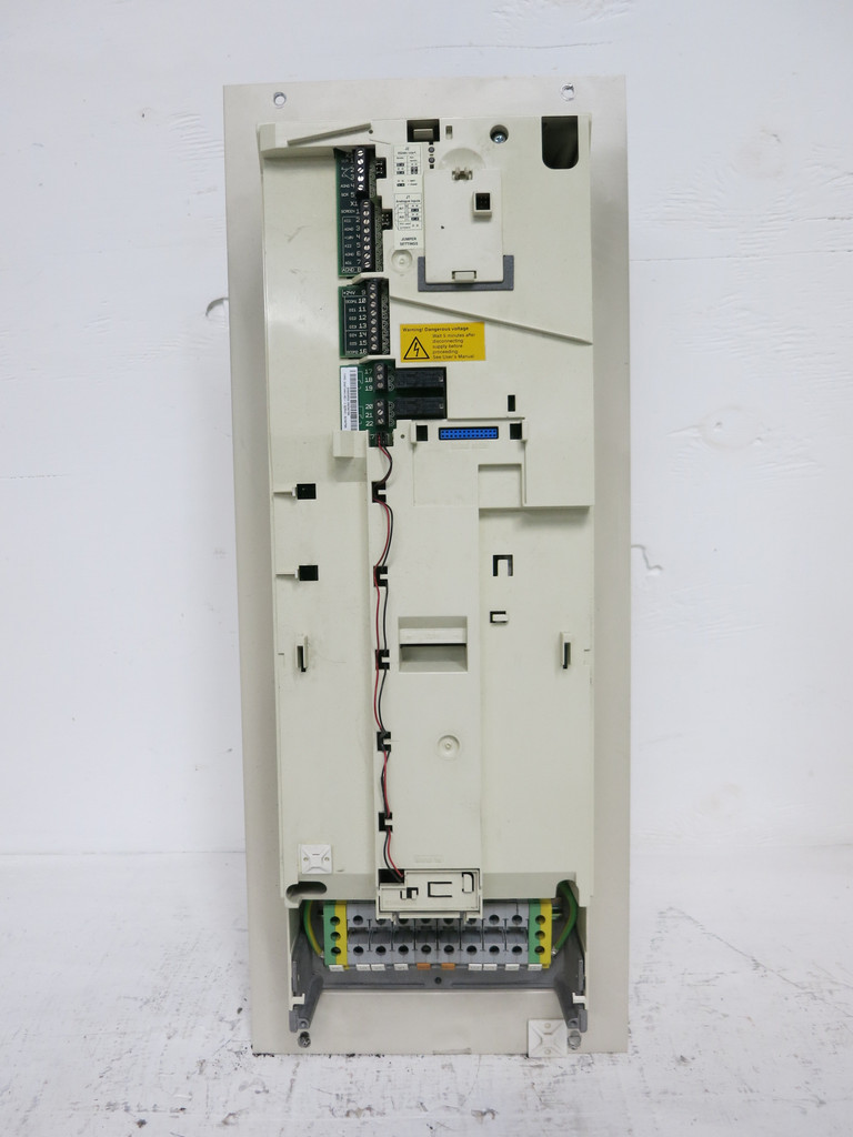 ABB ACH401603035 40 HP AC VS Drive 3PH 480V 40HP 59A (DW5668-1)