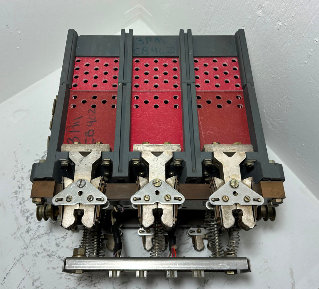 Westinghouse SPB 65 1200A LSI Drawout Circuit Breaker w 1000 Amp Plug & Shunt MO (EM4897-1)