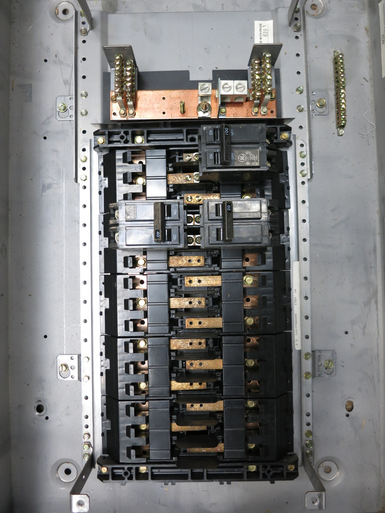 GE AQF1241ATX 100A Main Breaker Panel Board 120/240V 1PH 3W 100 Amp AXB4 (DW5923-1)