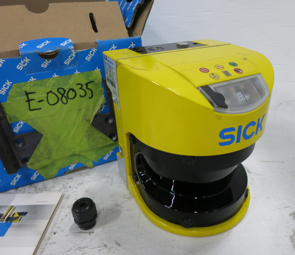 NEW SICK S30A-4011BA Safety Laser Scanner Light Sensor S30A4011BA S3000 AG (DW6006-1)