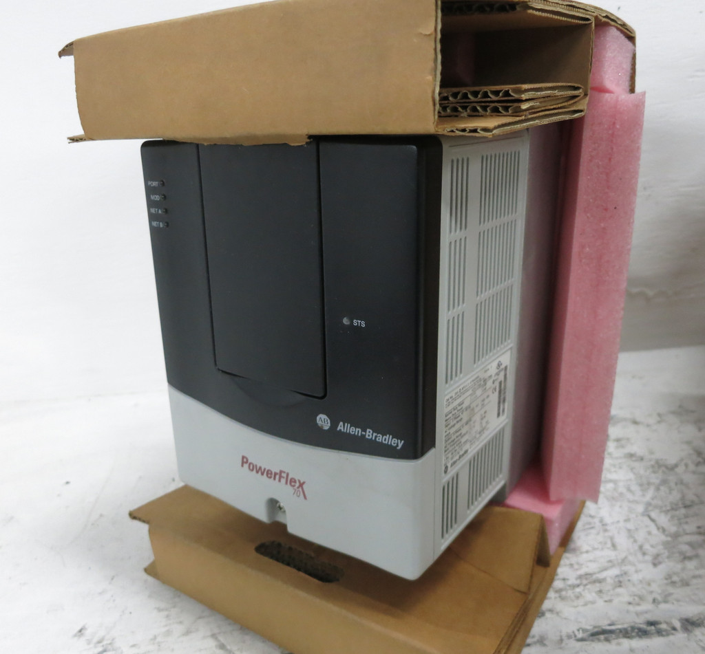 NEW Allen Bradley 20AD8P0A0AYNANNN PowerFlex 70 5 HP 480V AC VS Drive 8A (DW6039-1)