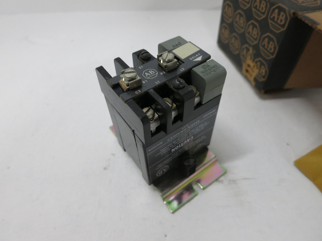 NEW Allen Bradley 852S-A Solid State Timing Relay 120V 0.1 Sec 852SA (DW6149-2)