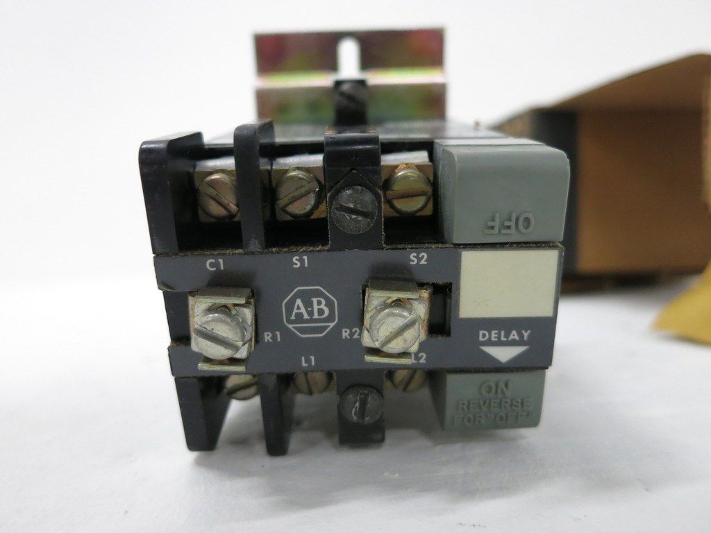 NEW Allen Bradley 852S-A Solid State Timing Relay 120V 0.1 Sec 852SA (DW6149-2)