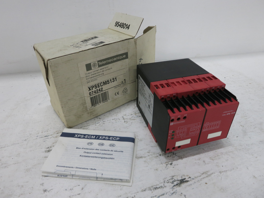 NEW Telemecanique XPSECM5131 Output Contact Extension Safety Module XPS-ECM PLC (DW6235-1)