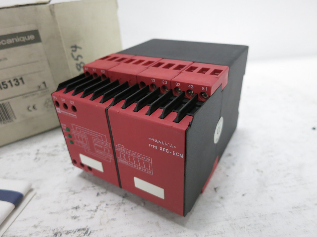 NEW Telemecanique XPSECM5131 Output Contact Extension Safety Module XPS-ECM PLC (DW6235-1)