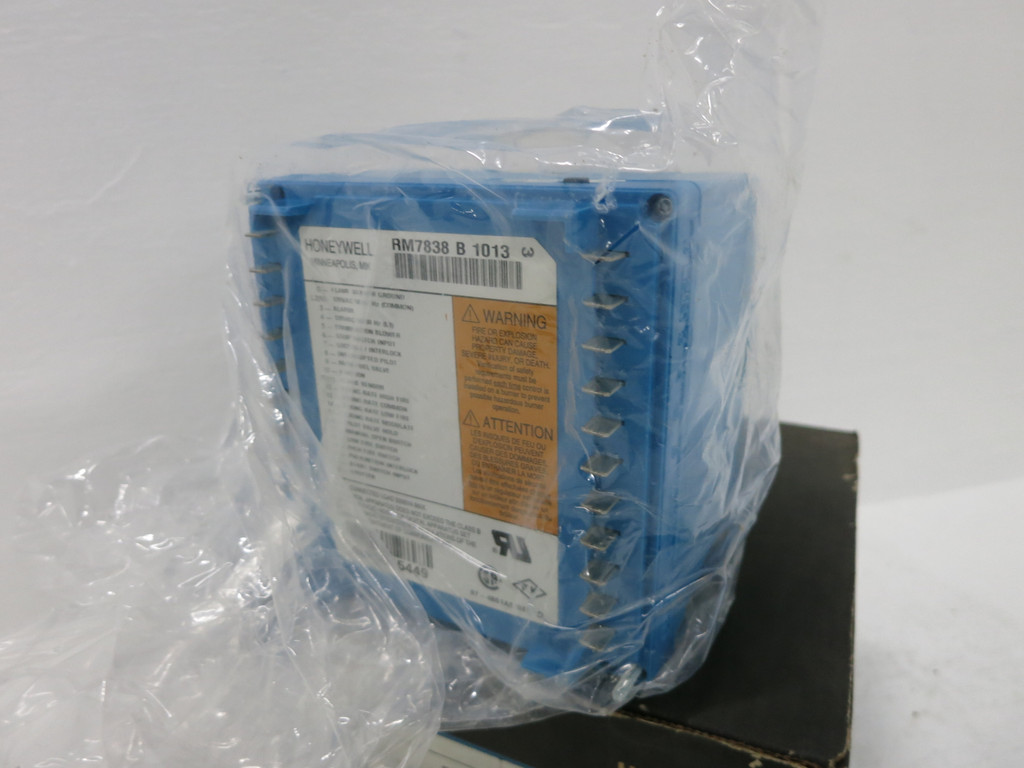 NEW Honeywell RM7838-B-1013 Burner Control Module Temperature Controller 7800 (DW6246-1)