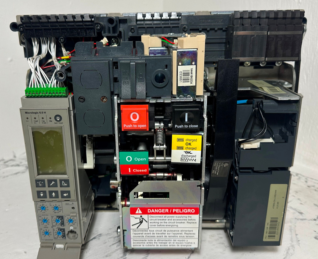 Square D NW32H1 3200A MasterPact LSIG Circuit Breaker EO 2500 Amp Trip & Shunts (EM5116-4)