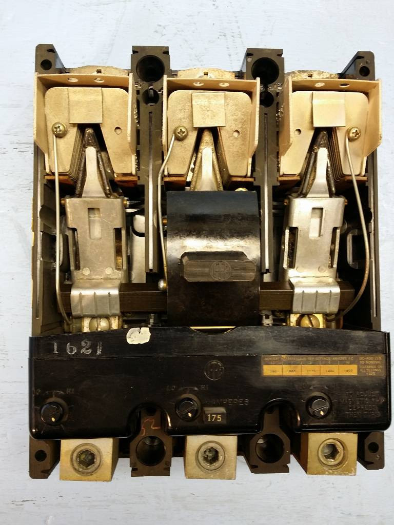 Gould I-T-E JKL3B175 175A Circuit Breaker Type ET 5745 ITE JKL JKLB175 175 Amp (EBI2585-10)