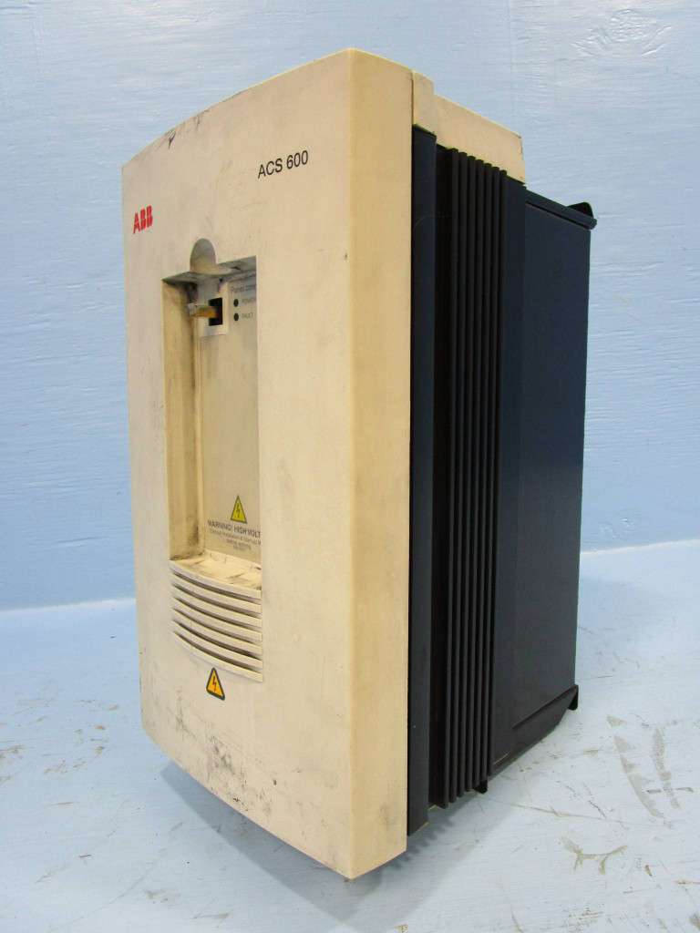 ABB ACS601-0011-4-000B1700801 ACS 600 AC VS Drive 10 HP 480V 3 PH 10HP ACS601 (NP0392-1)