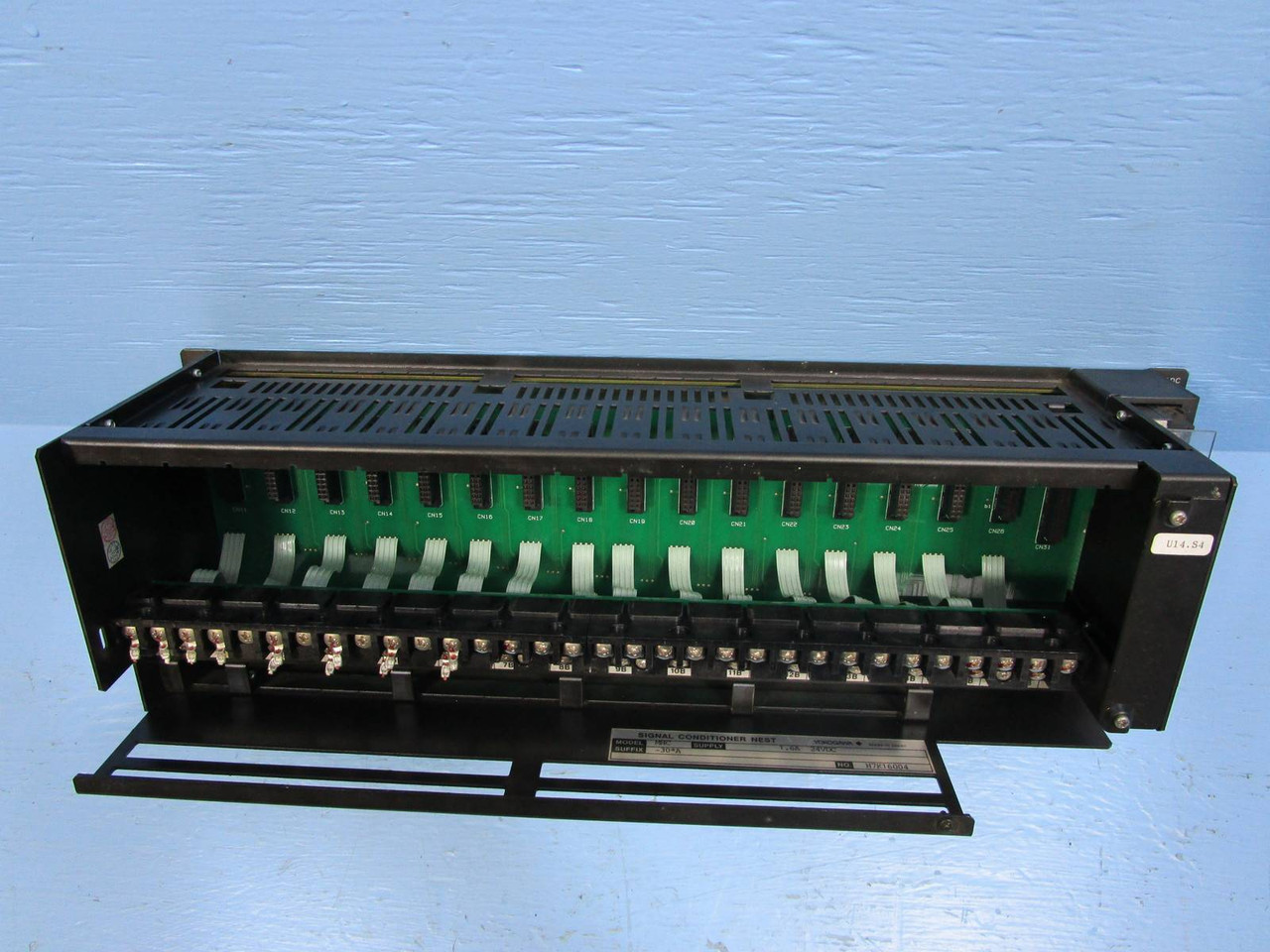 Yokogawa MHC-30*A Signal Conditioner Nest PLC Module Rack Chassis 24 VDC 1.6A (NP0792-3)