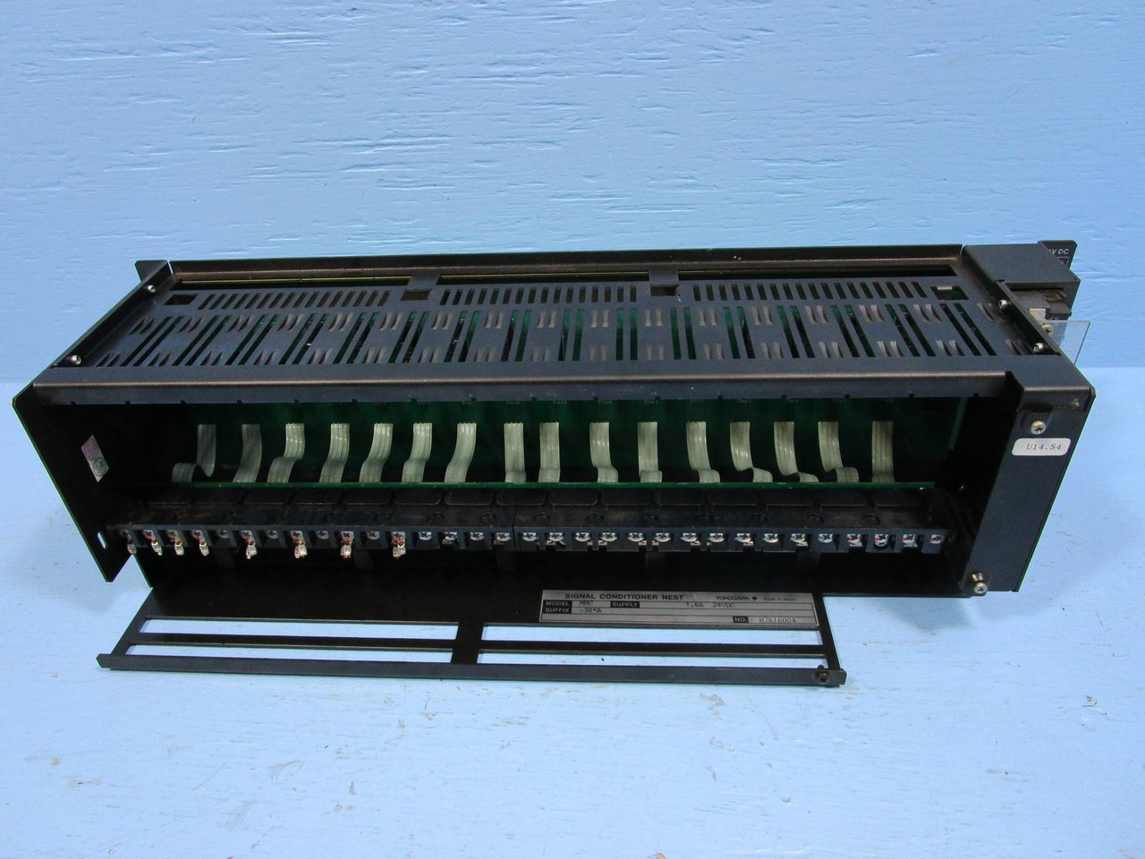 Yokogawa MHC-30*A Signal Conditioner Nest PLC Module Rack Chassis 24 VDC 1.6A (NP0792-3)