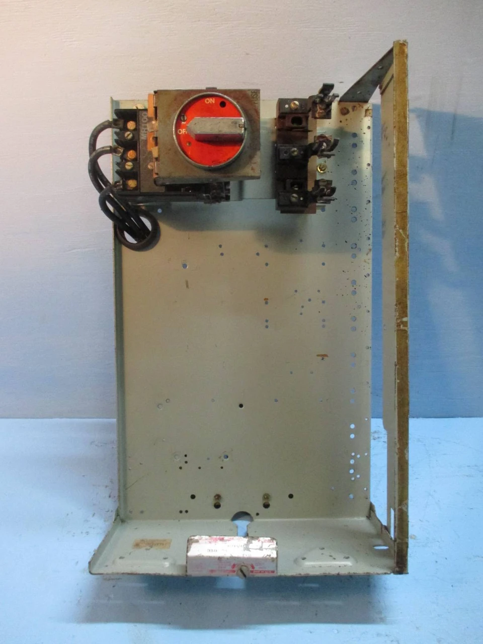 Image of General Electric GE 7700 Series 100 Amp 24" Fused Feeder MCC MCCB Bucket 100A