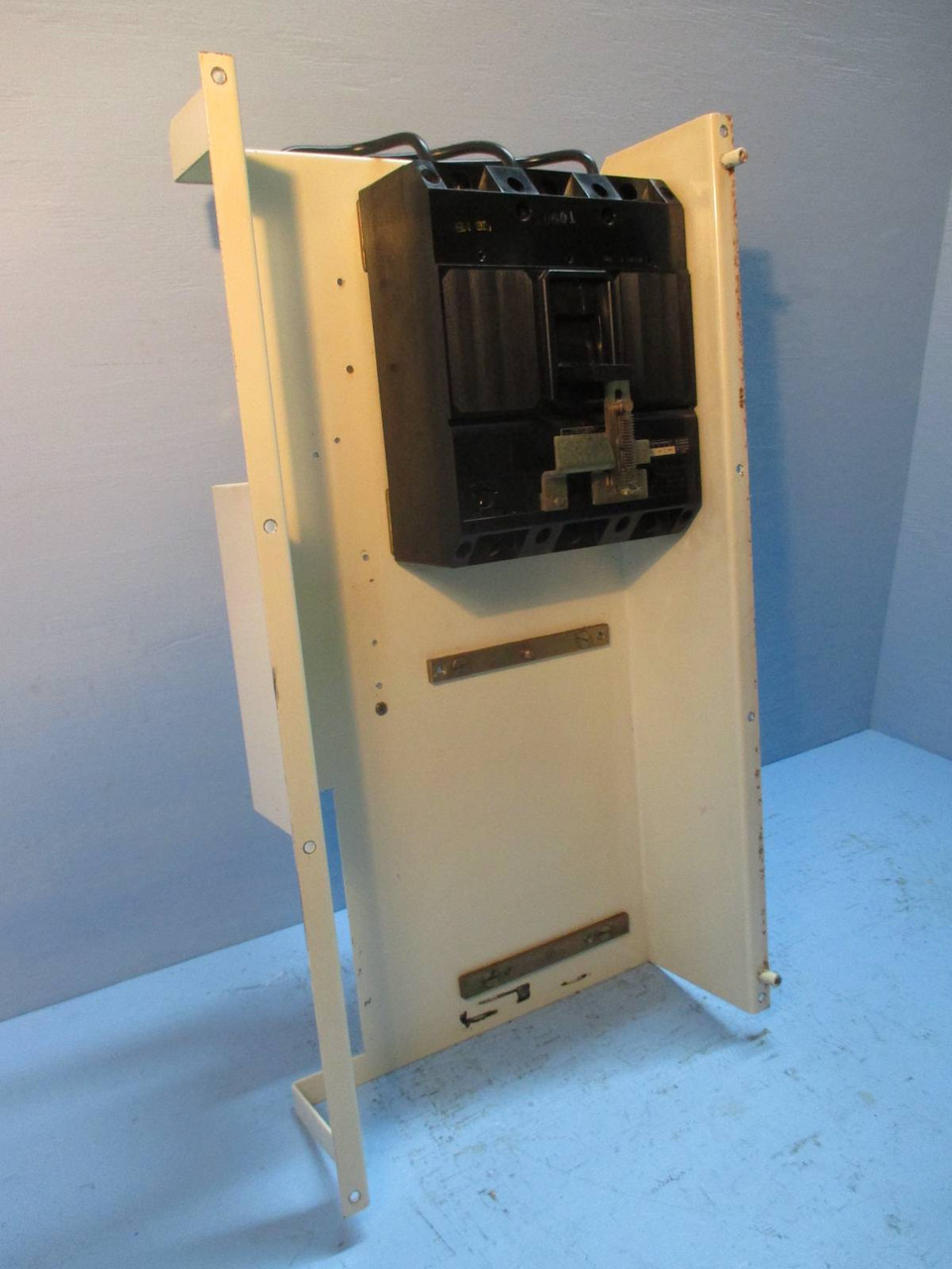 Allen Bradley 798 Series 125 Amp Breaker Type Feeder MCC MCCB Bucket 30" 125A (TK0960-1)