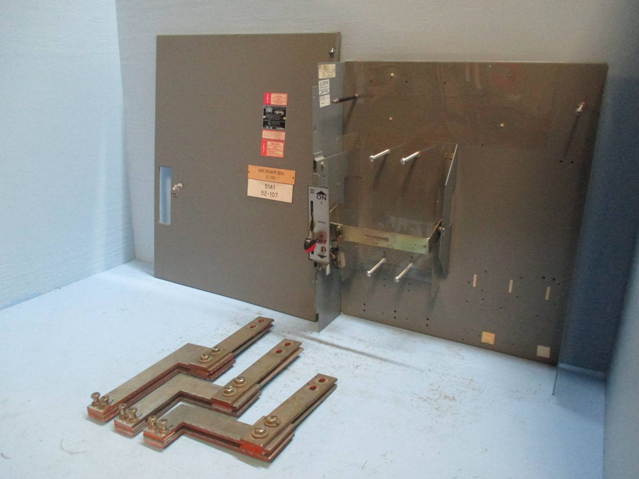 Square D Model 5 800 Amp Main Breaker Type MCC Feeder Bucket 800A w/ Hardware (TK0998-1)