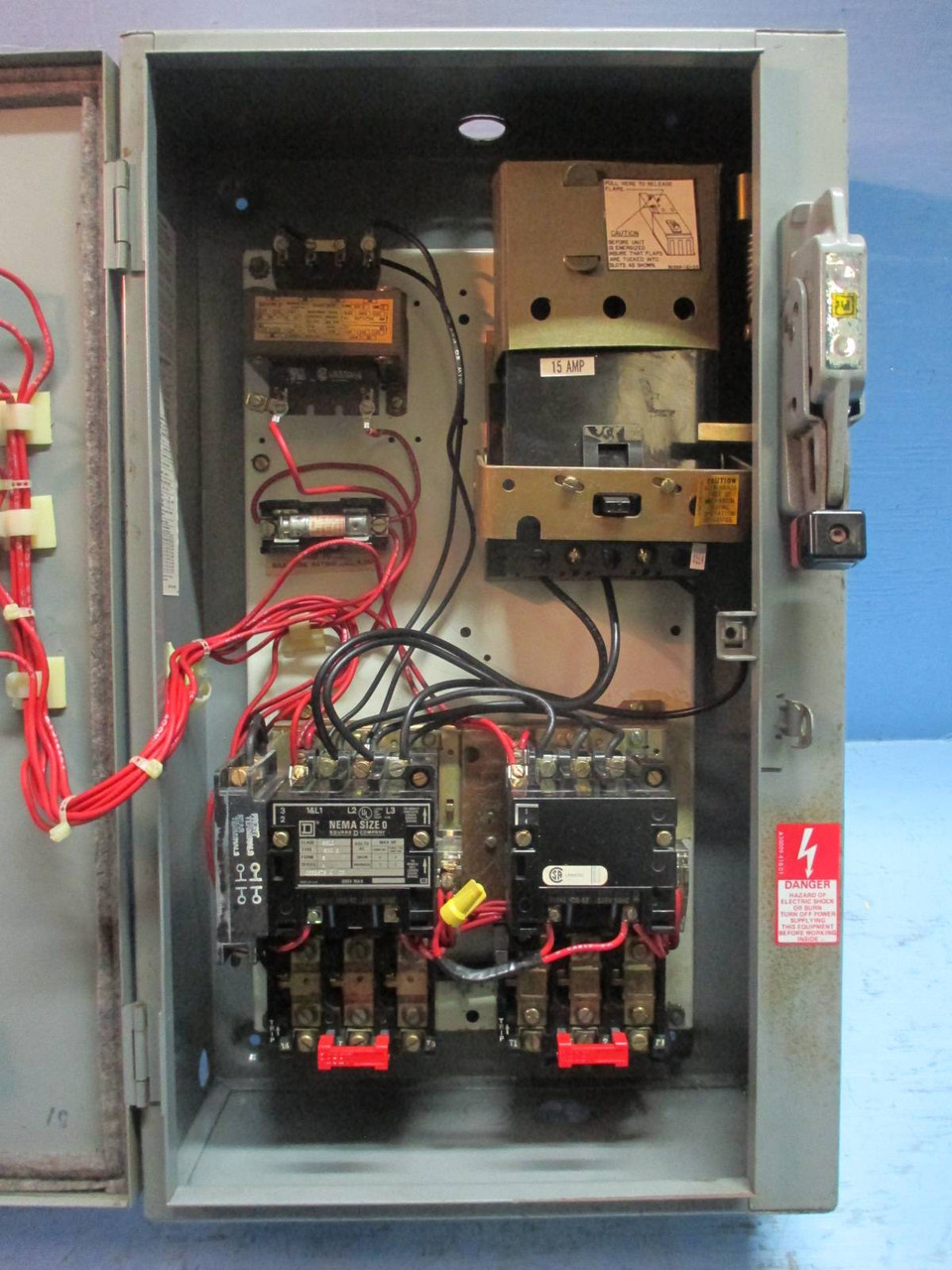 Square D 8810-SBG2 Size 0 Two-Speed Starter 15 Amp Breaker Combo Box 15A 2 Speed (TK1171-1)